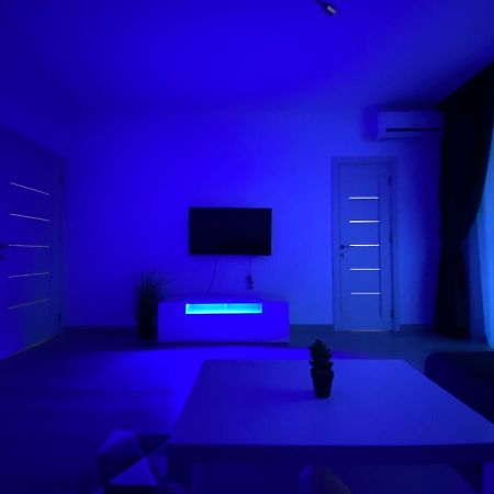 Rose Luxury Apartment Oradea - Felix Bagian luar foto